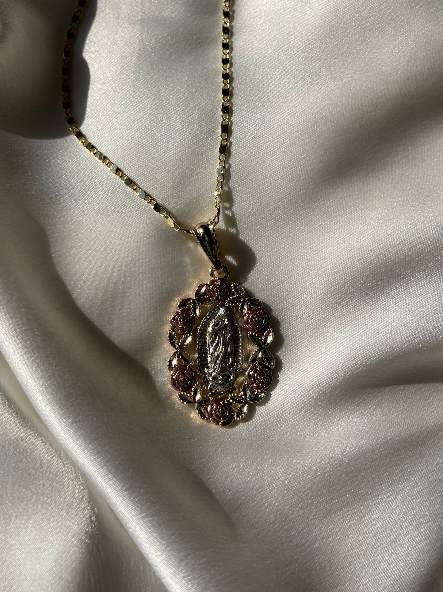 Rosa Virgin de Guadalupe