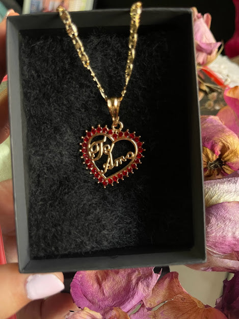 Te amo heart necklace