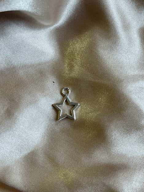 Simple Star Charm 107